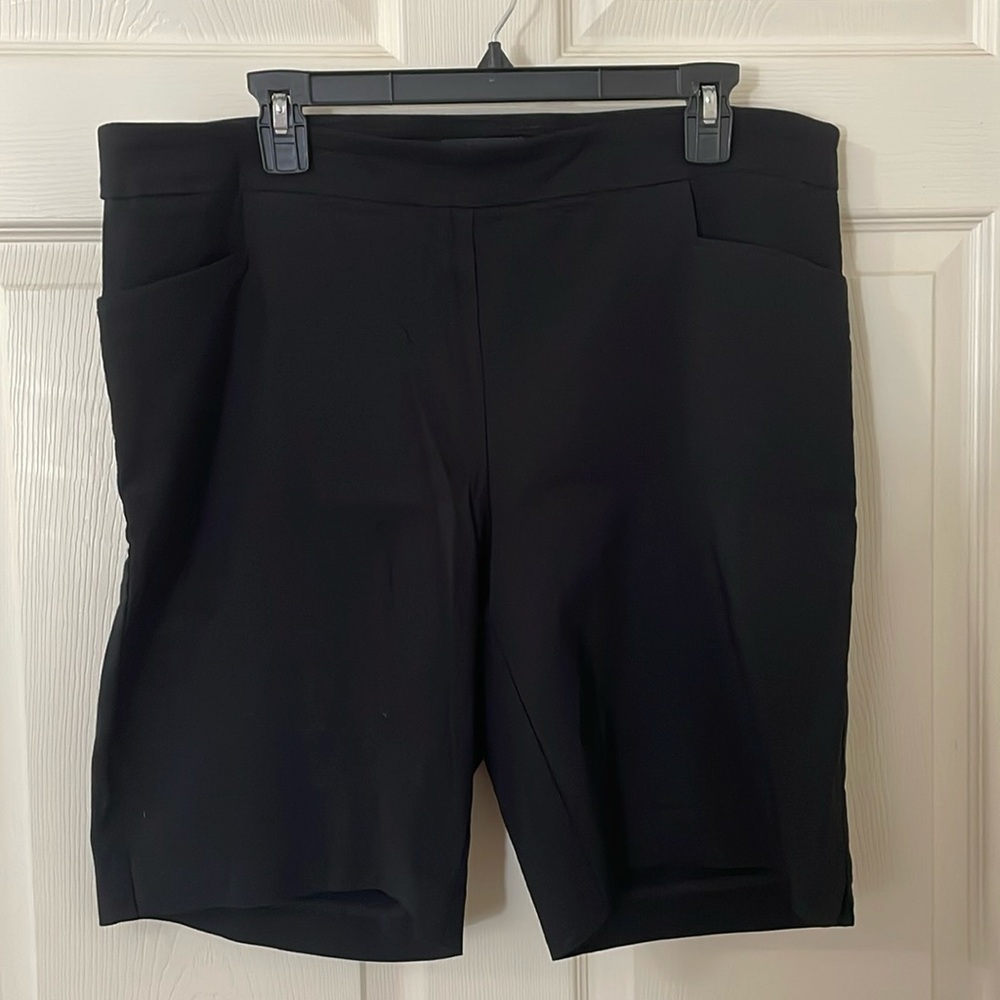 Liz Claiborne Career Woman Emma Black Pull On Shorts Rayon Blend Size 0X